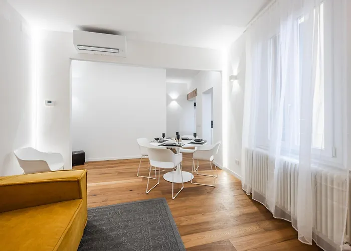 Emilia Academy 公寓