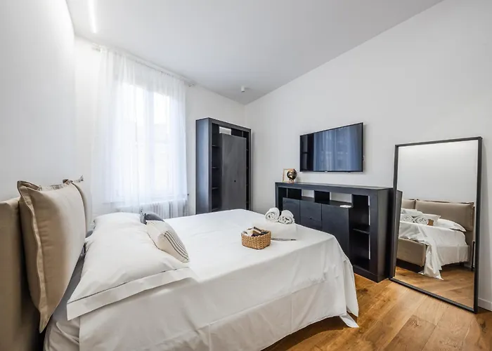 Emilia Academy 公寓 *