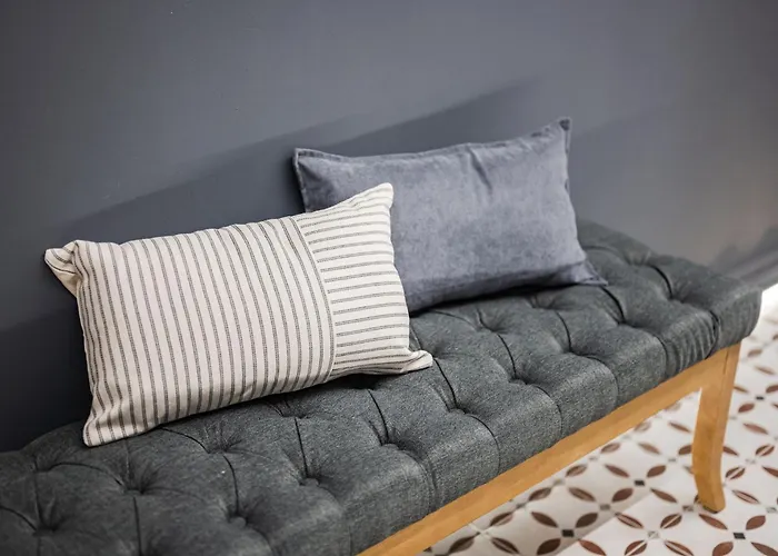 Emilia Academy 公寓